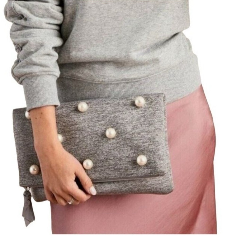 NWOT Chic Stella & Dot The Madison Clutch GRAY WITH PEARLS Embellished Clutch